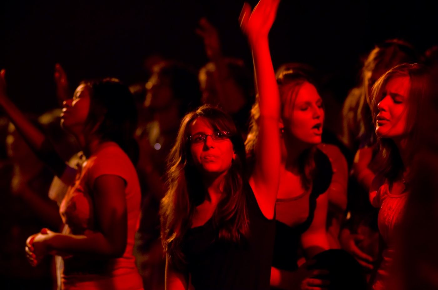 Students worshipping in 2007